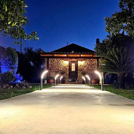 Patras Stonehouse With Large Yard - Πέτρινο Σπίτι Με Αυλή Villa Paralia  Exterior photo
