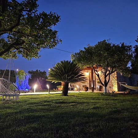 Patras Stonehouse With Large Yard - Πέτρινο Σπίτι Με Αυλή Villa Paralia  Exterior photo