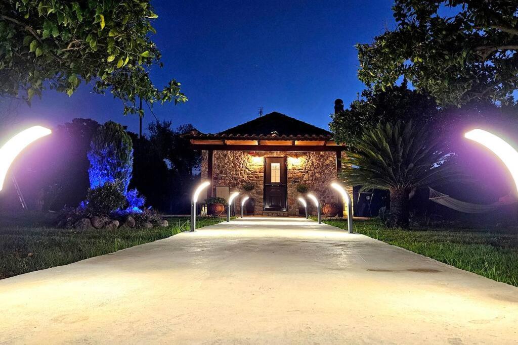 Patras Stonehouse With Large Yard - Πέτρινο Σπίτι Με Αυλή Villa Paralia  Exterior photo